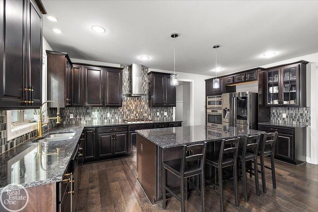 4919 Park Manor Drive, Troy, MI 48098