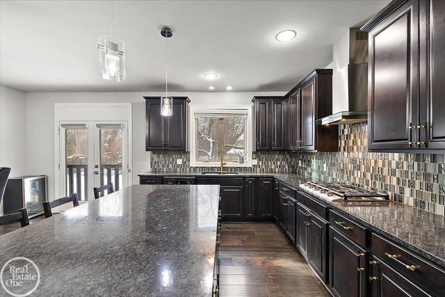 4919 Park Manor Drive, Troy, MI 48098