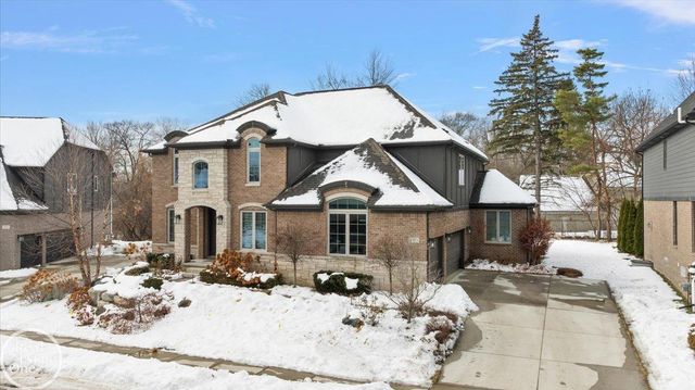 4919 Park Manor Drive, Troy, MI 48098