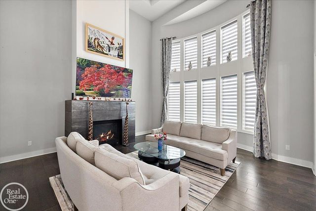 4919 Park Manor Drive, Troy, MI 48098