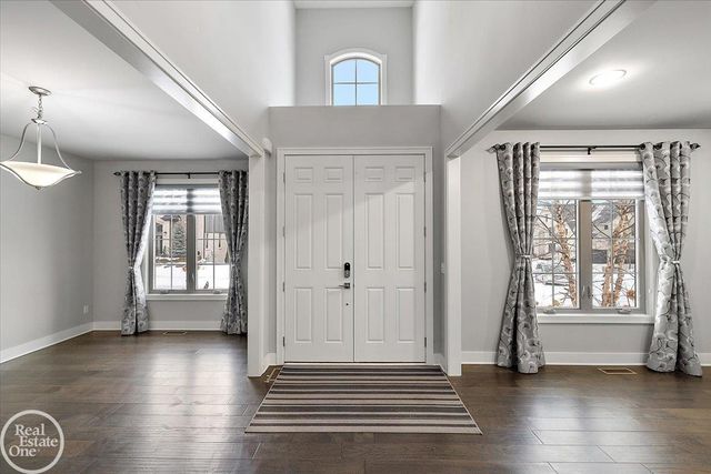 4919 Park Manor Drive, Troy, MI 48098