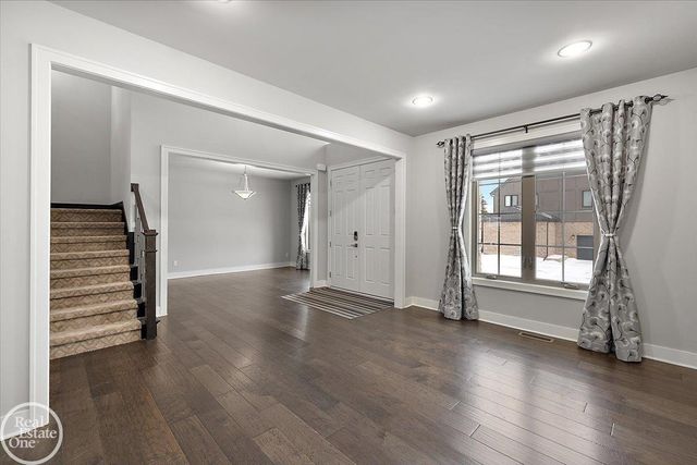 4919 Park Manor Drive, Troy, MI 48098