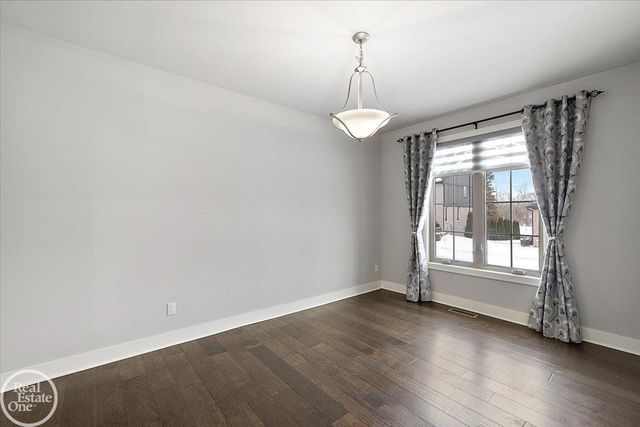 4919 Park Manor Drive, Troy, MI 48098