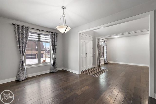 4919 Park Manor Drive, Troy, MI 48098