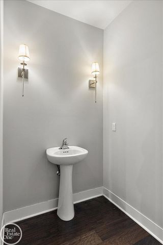 4919 Park Manor Drive, Troy, MI 48098