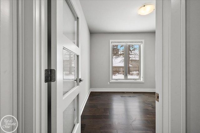 4919 Park Manor Drive, Troy, MI 48098