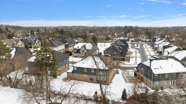 4919 Park Manor Drive, Troy, MI 48098