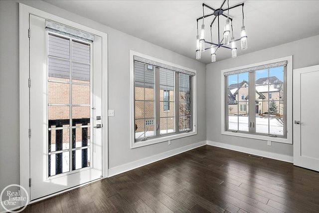 4919 Park Manor Drive, Troy, MI 48098