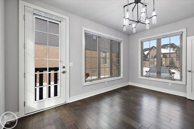 4919 Park Manor Drive, Troy, MI 48098