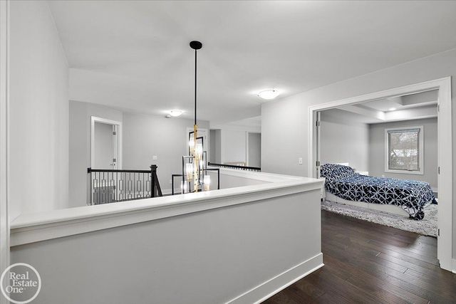 4919 Park Manor Drive, Troy, MI 48098