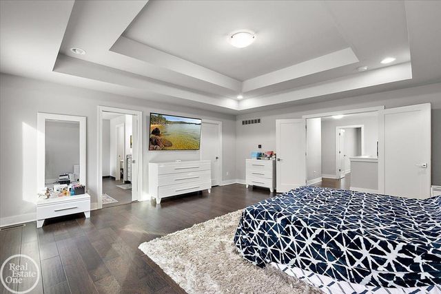 4919 Park Manor Drive, Troy, MI 48098