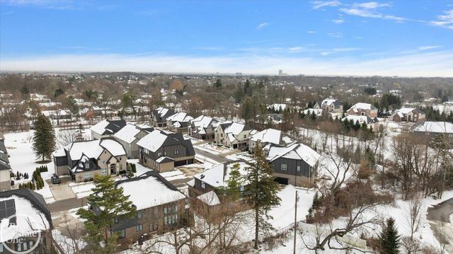 4919 Park Manor Drive, Troy, MI 48098