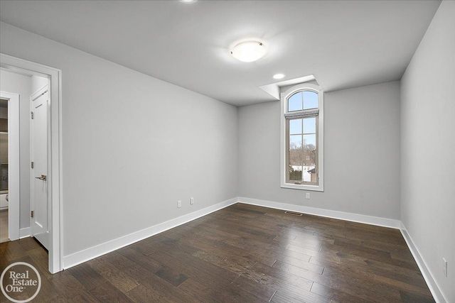 4919 Park Manor Drive, Troy, MI 48098