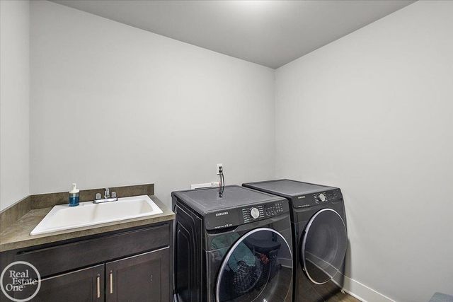 4919 Park Manor Drive, Troy, MI 48098