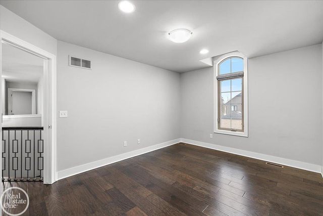 4919 Park Manor Drive, Troy, MI 48098