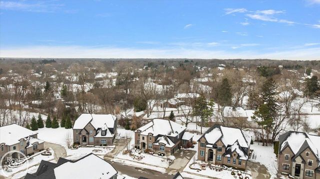 4919 Park Manor Drive, Troy, MI 48098