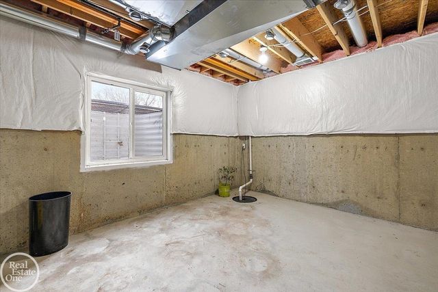 4919 Park Manor Drive, Troy, MI 48098