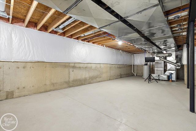 4919 Park Manor Drive, Troy, MI 48098