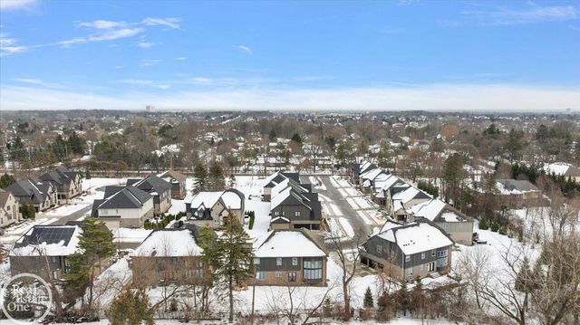 4919 Park Manor Drive, Troy, MI 48098