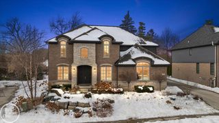 4919 Park Manor Drive, Troy, MI 48098