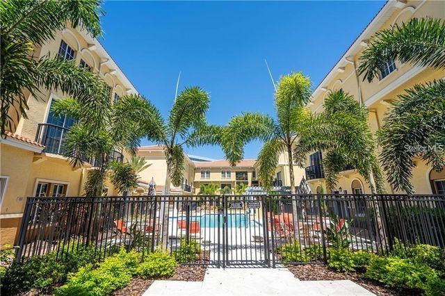 5238 W KENNEDY BOULEVARD, Tampa, FL 33609