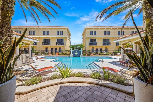 5238 W KENNEDY BOULEVARD, Tampa, FL 33609