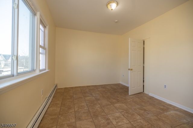 450 3RD AVE 2, Elizabeth City, NJ 07206