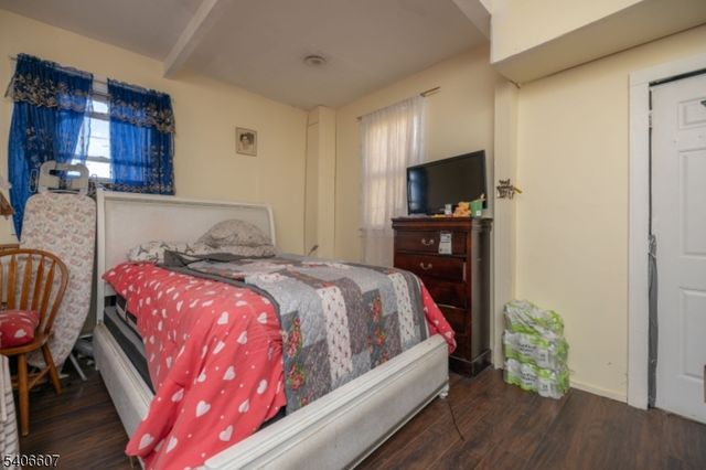 450 3RD AVE 2, Elizabeth City, NJ 07206