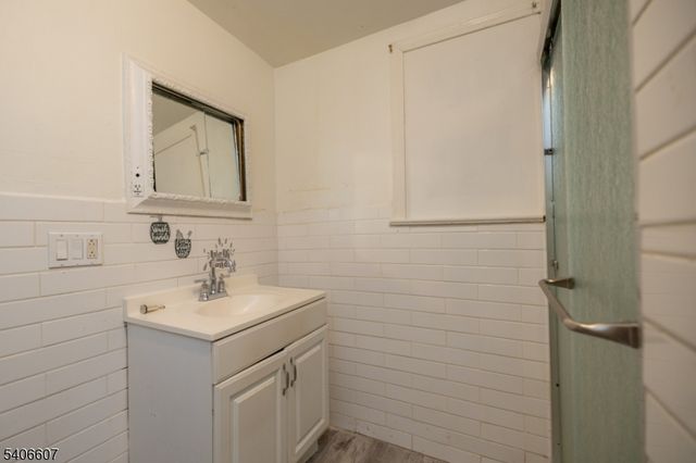 450 3RD AVE 2, Elizabeth City, NJ 07206