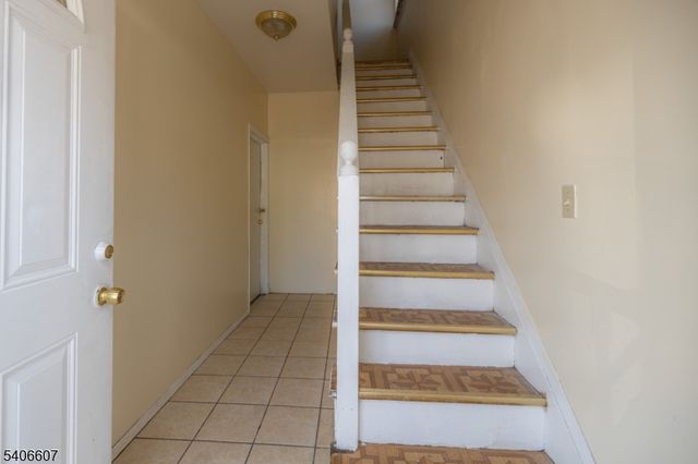 450 3RD AVE 2, Elizabeth City, NJ 07206