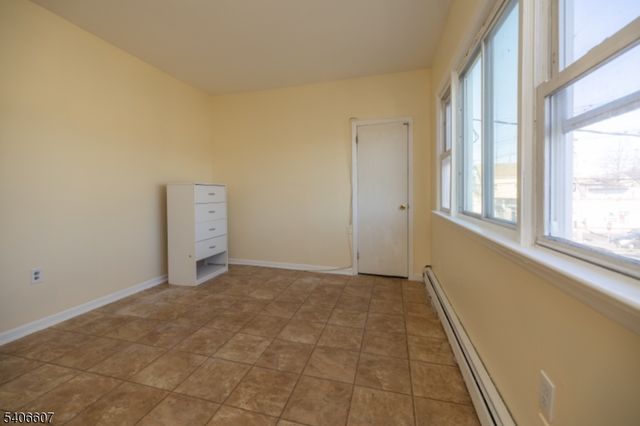 450 3RD AVE 2, Elizabeth City, NJ 07206