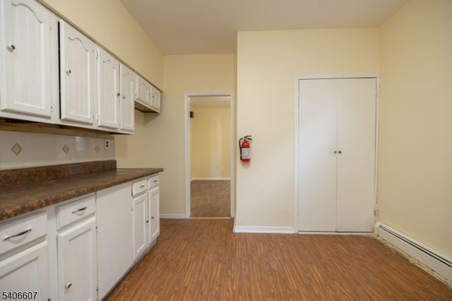 450 3RD AVE 2, Elizabeth City, NJ 07206