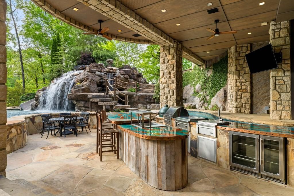 Image 78 of property listing at 550 Blue Heron Way, Milton, GA 30004