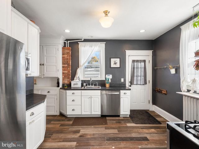 9 W CHELTON RD, Brookhaven, PA 19015