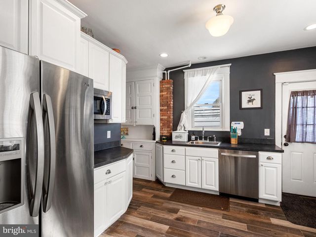 9 W CHELTON RD, Brookhaven, PA 19015