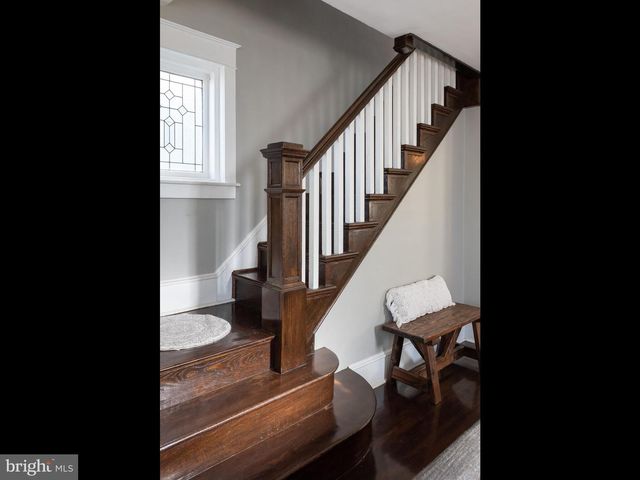 9 W CHELTON RD, Brookhaven, PA 19015