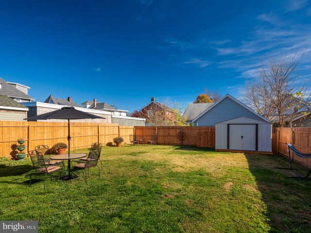 9 W CHELTON RD, Brookhaven, PA 19015
