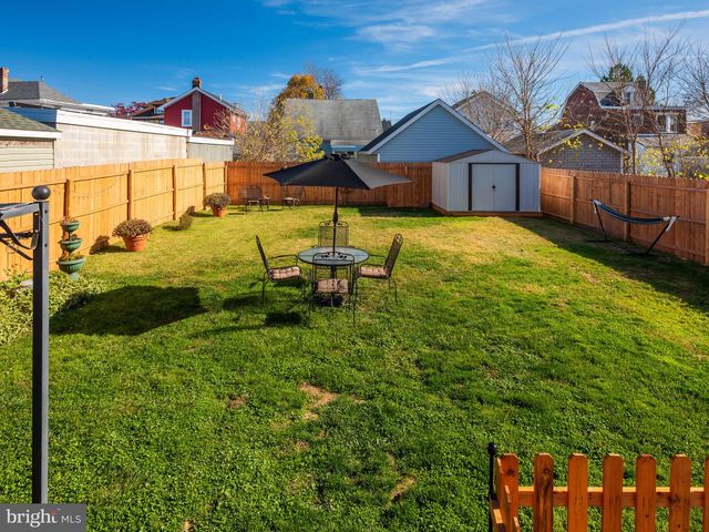 9 W CHELTON RD, Brookhaven, PA 19015