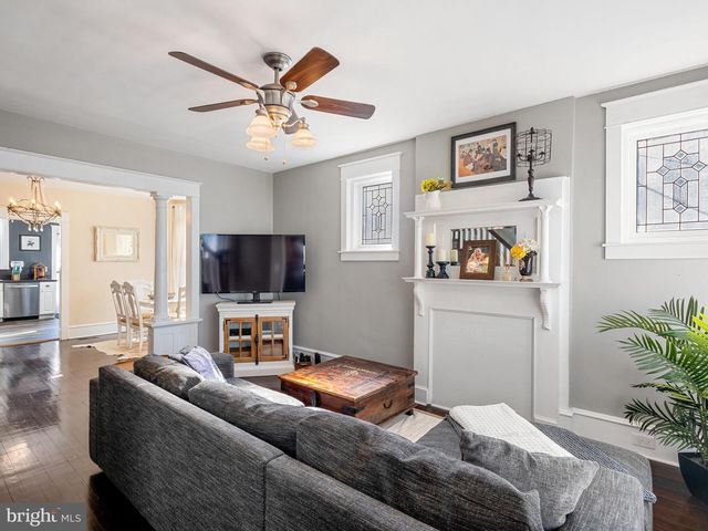 9 W CHELTON RD, Brookhaven, PA 19015
