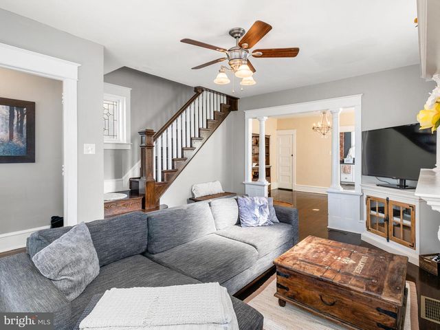 9 W CHELTON RD, Brookhaven, PA 19015