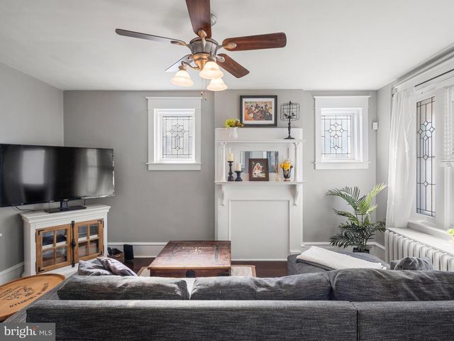 9 W CHELTON RD, Brookhaven, PA 19015
