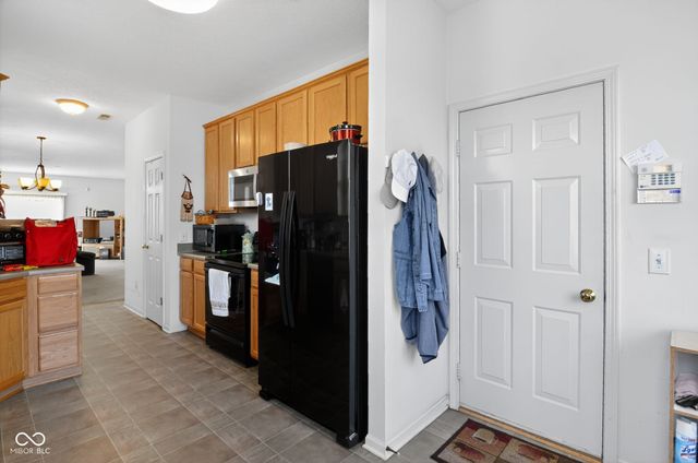 8231 Pelham Place, Indianapolis, IN 46216