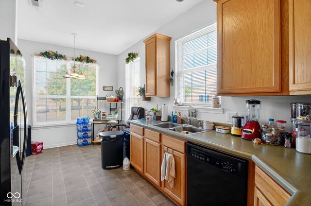 8231 Pelham Place, Indianapolis, IN 46216