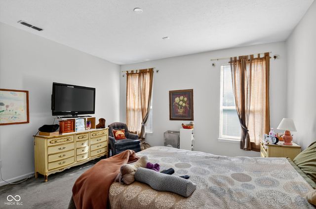 8231 Pelham Place, Indianapolis, IN 46216