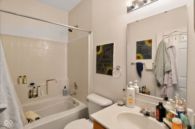 8231 Pelham Place, Indianapolis, IN 46216