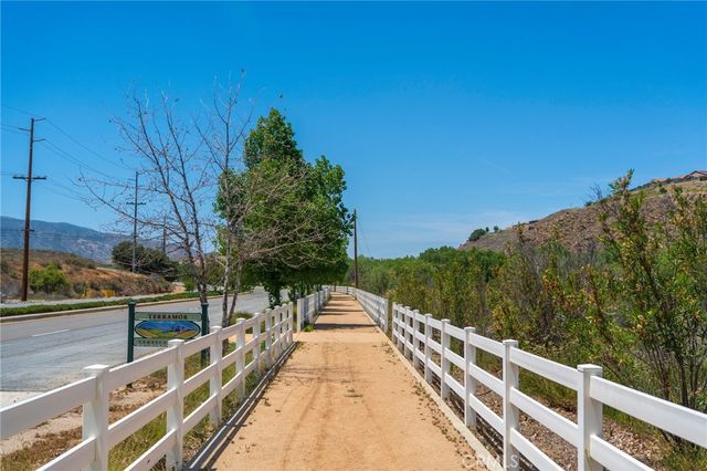11986 Sagecrest Court, Corona, CA 92883
