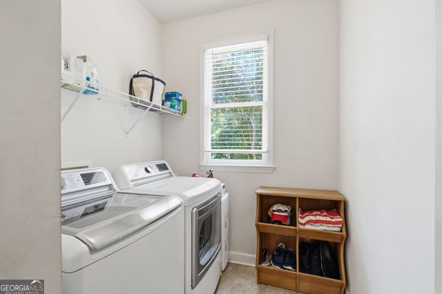 112 Grandcrest Drive, Suwanee, GA 30024