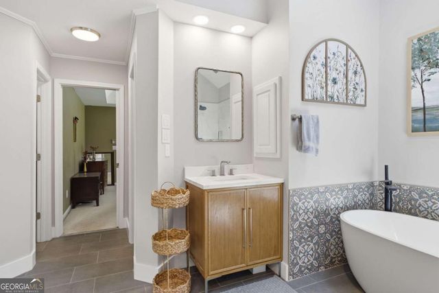 112 Grandcrest Drive, Suwanee, GA 30024