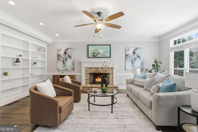 112 Grandcrest Drive, Suwanee, GA 30024