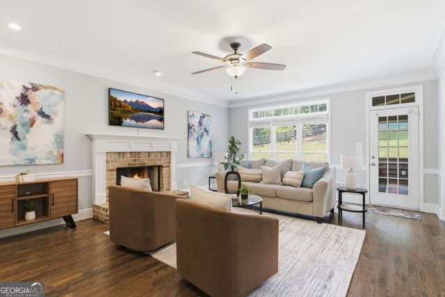 112 Grandcrest Drive, Suwanee, GA 30024
